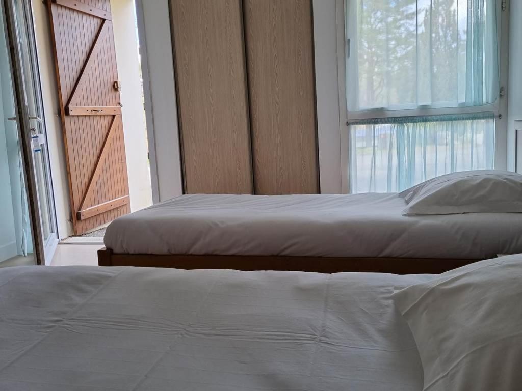 Hotel Vvf Eden Lake Эглетон Экстерьер фото